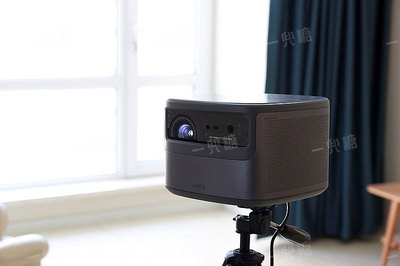 十大家用投影儀排行榜 堅果J10S原色投影，音畫雙絕成首選